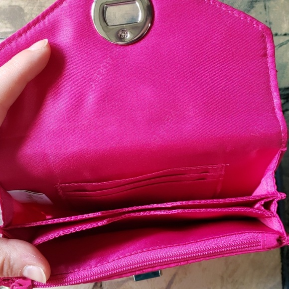 Vera Bradley your turn smart phone wristlet - Picture 4 of 4